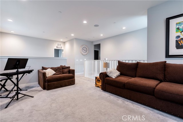 Detail Gallery Image 32 of 32 For 28604 Foothill, Saugus,  CA 91350 - 4 Beds | 3 Baths