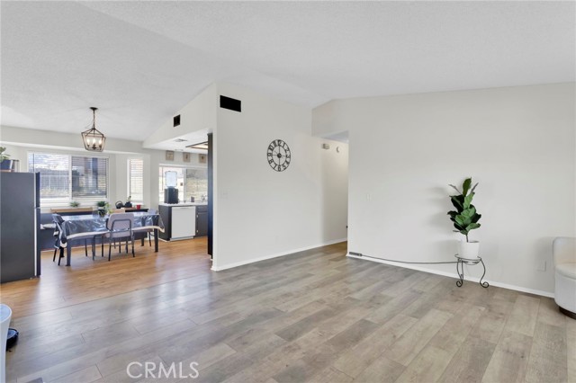 Detail Gallery Image 12 of 58 For 15870 Cazadero, Victorville,  CA 92394 - 3 Beds | 2 Baths