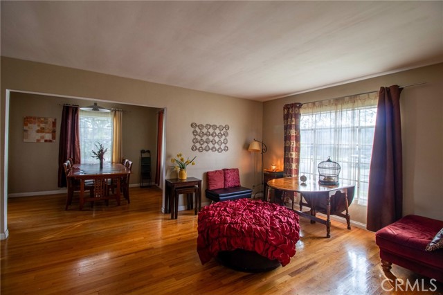 2484 Hanning Avenue, Altadena CA: https://media.crmls.org/medias/f337d555-6212-4e98-af21-62ee85b60769.jpg