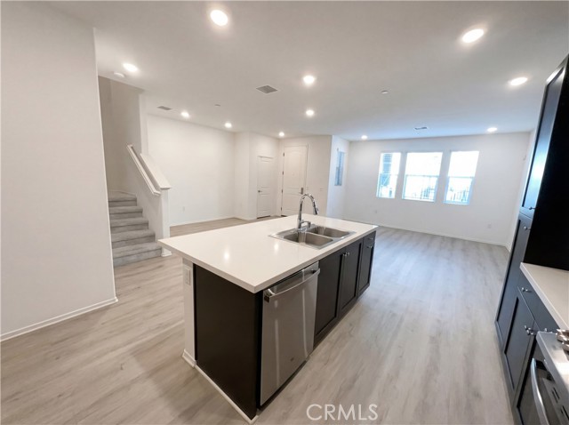 Detail Gallery Image 8 of 19 For 5628 Kate, Fontana,  CA 92336 - 2 Beds | 2/1 Baths