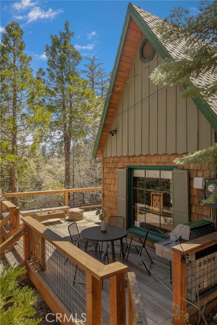 Detail Gallery Image 11 of 35 For 300 Hillside Rd, Lake Arrowhead,  CA 92352 - 3 Beds | 2 Baths