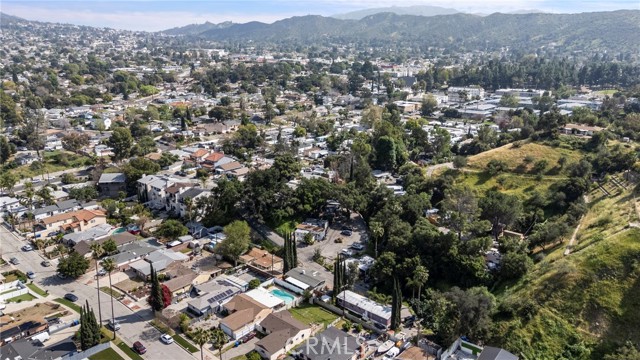 Detail Gallery Image 26 of 32 For 10799 Sherman Grove Ave #82,  Sunland,  CA 91040 - 1 Beds | 1 Baths