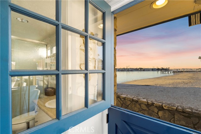 Detail Gallery Image 2 of 33 For 2708 Shell St, Corona Del Mar,  CA 92625 - 3 Beds | 3 Baths