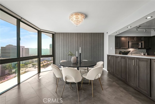 Detail Gallery Image 17 of 66 For 222 Monterey Rd #1203,  Glendale,  CA 91206 - 2 Beds | 2 Baths