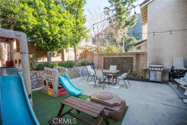 Detail Gallery Image 33 of 37 For 229 Windsong Ct, Azusa,  CA 91702 - 3 Beds | 3 Baths