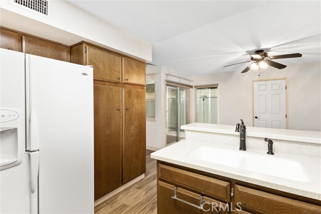 Detail Gallery Image 15 of 29 For 1580 Lisa Ln, Redlands,  CA 92374 - 2 Beds | 2 Baths