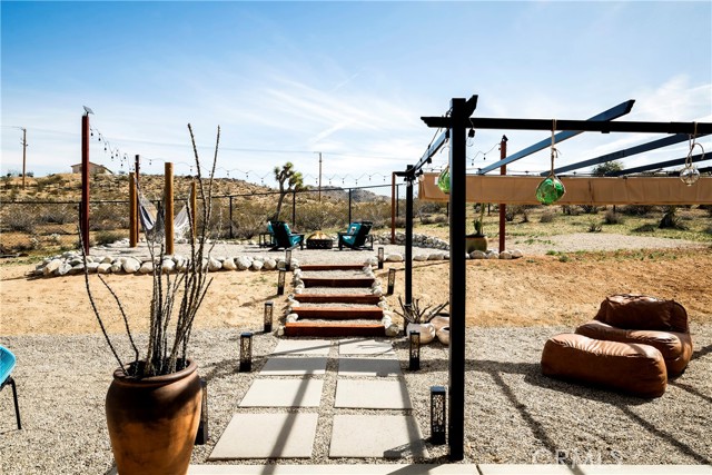 Detail Gallery Image 17 of 74 For 59621 Mesa Dr, Yucca Valley,  CA 92284 - 3 Beds | 3/1 Baths