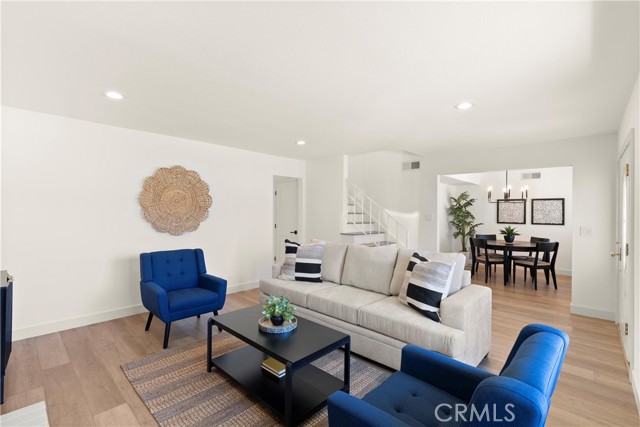 21292 Bulkhead Circle, Huntington Beach CA: https://media.crmls.org/medias/f33da0de-4e81-40f1-a94f-6f4b6f3bc4a0.jpg