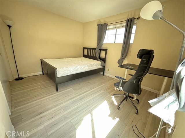 27 Dartmouth, Irvine CA: https://media.crmls.org/medias/f33e946e-322c-4171-9a4b-34576431cf62.jpg