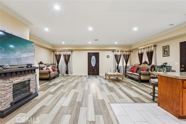 Detail Gallery Image 2 of 35 For 204 E 121st St, Los Angeles,  CA 90061 - 4 Beds | 4 Baths