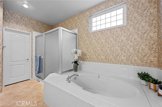 24217 Corte Cordoba, Murrieta CA: https://media.crmls.org/medias/f33f6f35-c631-4e6b-91fa-b838dbb6dedb.jpg