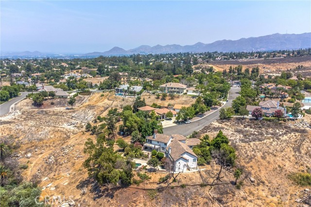 6966 Ranch View Road, Riverside CA: https://media.crmls.org/medias/f33f8828-a7c2-436e-baab-86065e9e6bd0.jpg