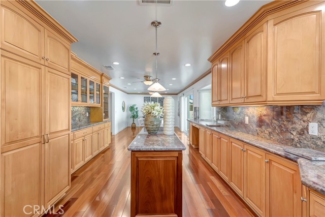 Detail Gallery Image 22 of 63 For 19201 Sherborne Ln, Huntington Beach,  CA 92646 - 4 Beds | 2/1 Baths