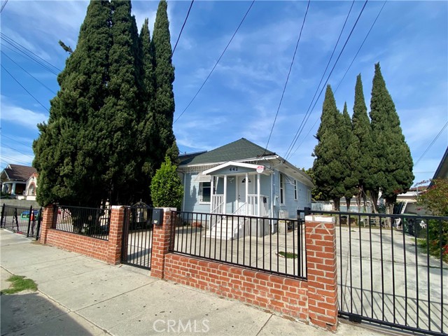 Detail Gallery Image 2 of 11 For 442 W Sepulveda St, San Pedro,  CA 90731 - 2 Beds | 1 Baths