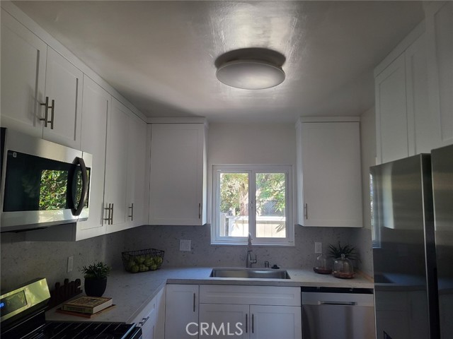 Detail Gallery Image 10 of 13 For 1206 Phelan, Redondo Beach,  CA 90278 - 4 Beds | 2 Baths