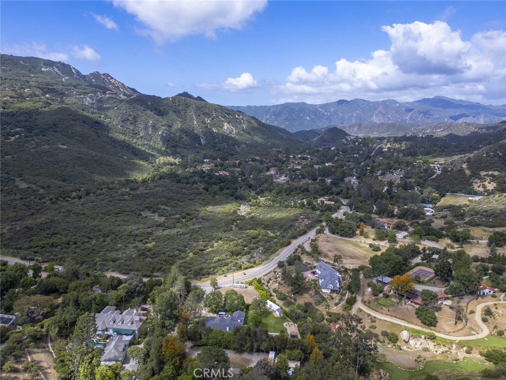https://media.crmls.org/medias/f340e643-fff0-470b-96aa-98d1a6d21418.jpg?preset=X-Large