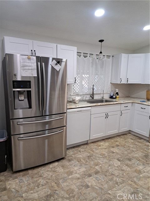 Detail Gallery Image 10 of 21 For 2498 Ayala Dr #136,  Rialto,  CA 92377 - 2 Beds | 2 Baths