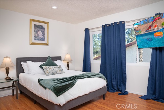 Detail Gallery Image 31 of 70 For 10660 Melvin Ave, Porter Ranch,  CA 91326 - 5 Beds | 3/1 Baths