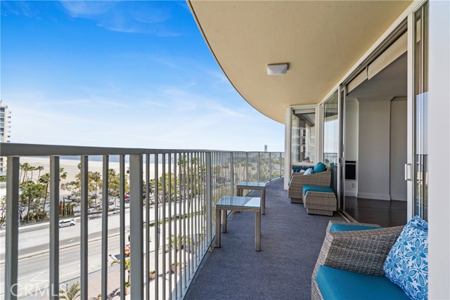 700 E Ocean Boulevard, Long Beach CA: https://media.crmls.org/medias/f342c95b-002b-4f4a-b05d-12dba3ec27ac.jpg