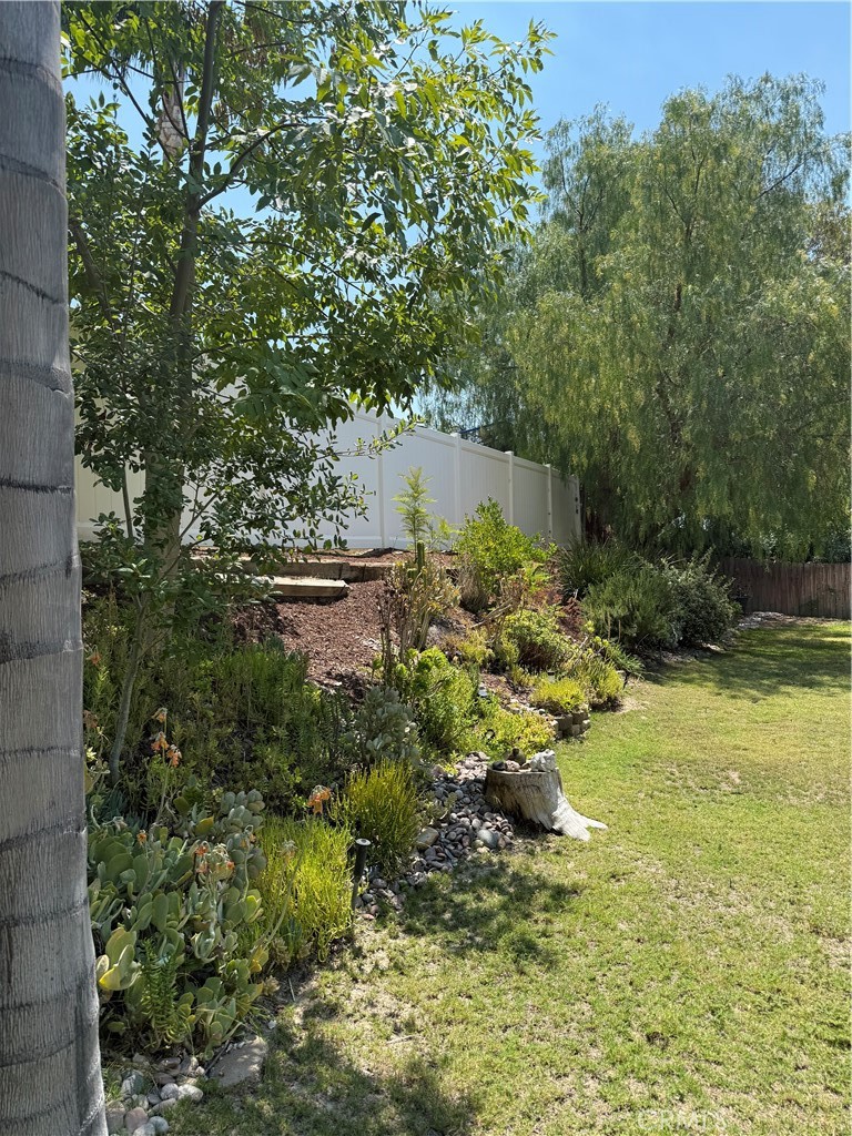 https://media.crmls.org/medias/f3436dce-d902-42a8-953c-135531056655.jpg?preset=X-Large