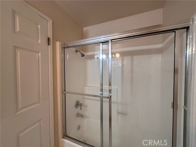 21450 Burbank Boulevard, Woodland Hills CA: https://media.crmls.org/medias/f3436f37-ff0b-46e2-b6c0-a7e0311b2ce5.jpg