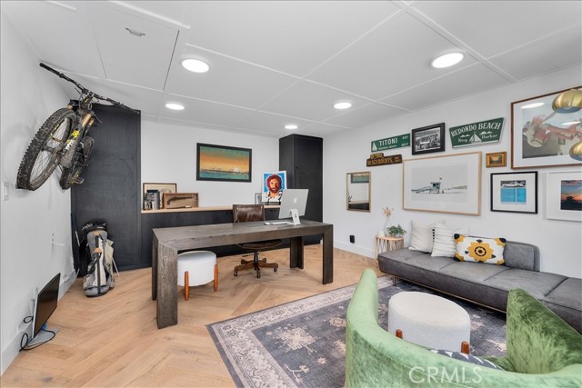 554 S Helberta Avenue, Redondo Beach CA: https://media.crmls.org/medias/f343cf42-9e9e-4c6b-b836-46981b9b0bca.jpg