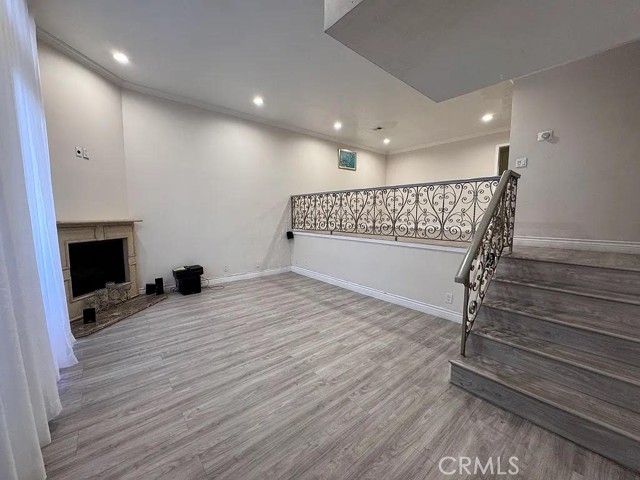 Detail Gallery Image 5 of 16 For 13243 Vanowen #5,  North Hollywood,  CA 91605 - 2 Beds | 3 Baths