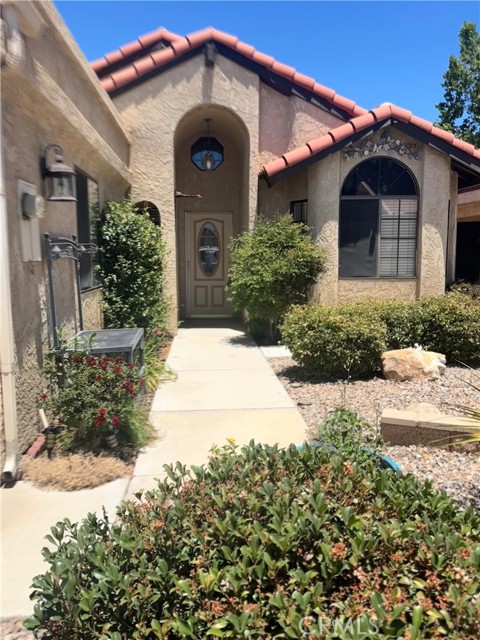 19080 Elm Drive, Apple Valley CA: https://media.crmls.org/medias/f3444645-ec6d-497a-be0f-0840bbbc20e3.jpg