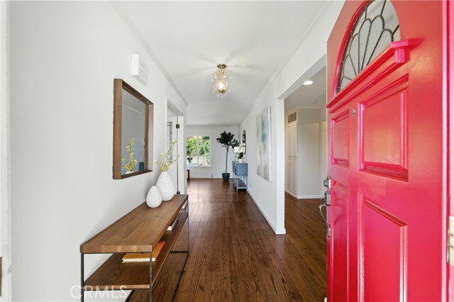 Detail Gallery Image 4 of 27 For 1319 Skyview Dr, Burlingame,  CA 94010 - 3 Beds | 2 Baths