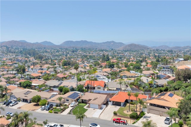 29817 Sloop Drive, Canyon Lake CA: https://media.crmls.org/medias/f344cd4e-c846-451b-a8aa-2ded4a2d09a0.jpg