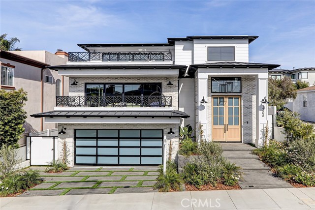 Detail Gallery Image 4 of 74 For 1205 9th St, Hermosa Beach,  CA 90254 - 6 Beds | 6/3 Baths