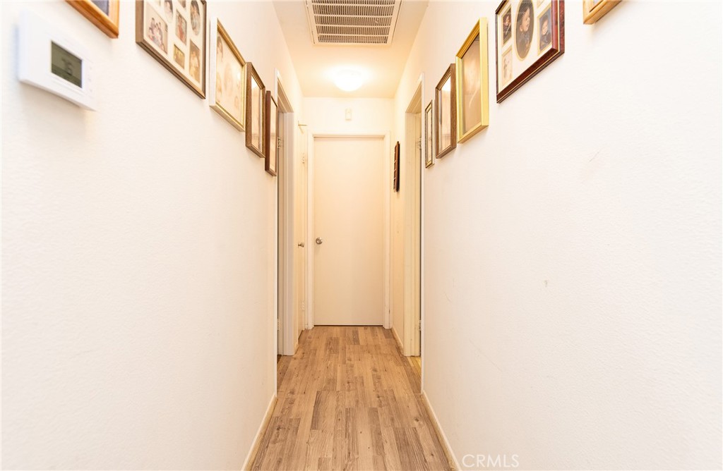 https://media.crmls.org/medias/f346bcd2-f4f3-486c-b705-985b4f29f12f.jpg?preset=X-Large