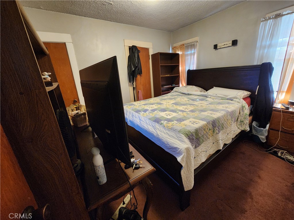 https://media.crmls.org/medias/f34778ca-d292-484b-b1e3-122532de7cc4.jpg?preset=X-Large
