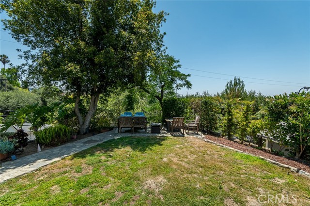 1967 Hilldale Drive, La Canada Flintridge CA: https://media.crmls.org/medias/f3478b54-1553-4c0c-a8f0-8f10f496b30a.jpg