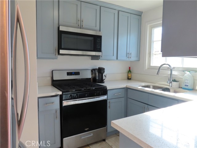 Detail Gallery Image 2 of 16 For 736 E Century, Los Angeles,  CA 90002 - 3 Beds | 2 Baths