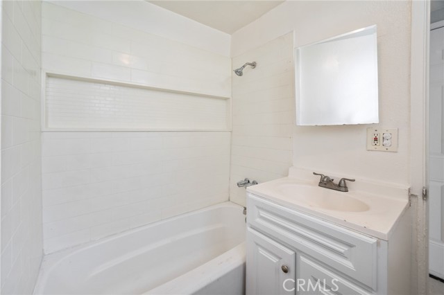Detail Gallery Image 15 of 20 For 213 E 87th Pl, Los Angeles,  CA 90003 - – Beds | – Baths