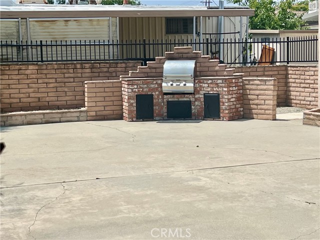 880 N Lake Street, Hemet CA: https://media.crmls.org/medias/f34837f5-2a3a-4b7a-8ec7-5baf3a4f952a.jpg