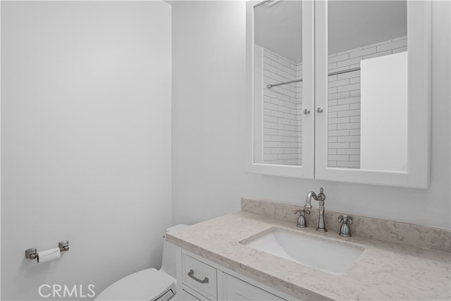 Detail Gallery Image 17 of 27 For 7260 Hillside Ave #105,  Los Angeles,  CA 90046 - 1 Beds | 2 Baths