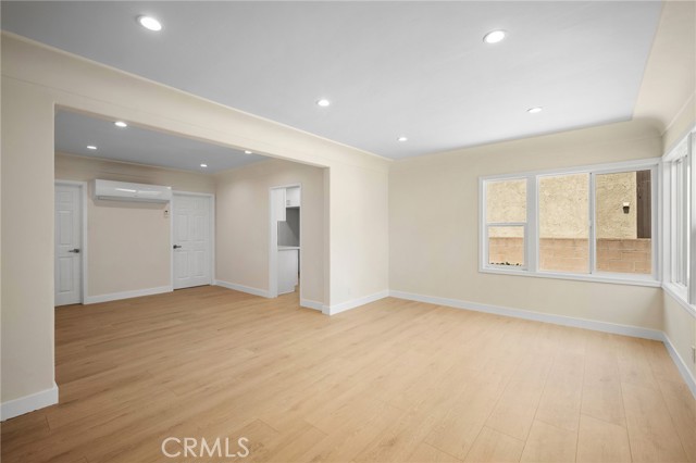 Detail Gallery Image 5 of 22 For 1007 W Angeleno Ave #101,  Burbank,  CA 91506 - 2 Beds | 2 Baths