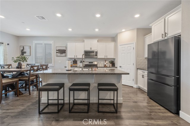 Detail Gallery Image 15 of 41 For 3531 E Laura Ct, Visalia,  CA 93292 - 3 Beds | 2 Baths