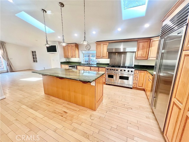 Detail Gallery Image 7 of 25 For 5539 Fairview Pl, Agoura Hills,  CA 91301 - 4 Beds | 3 Baths