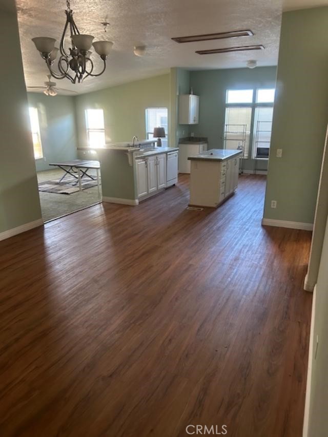 19179 Westlawn, Hesperia CA: https://media.crmls.org/medias/f34b38fa-4607-4b3e-ab84-ee82e2a26fd7.jpg