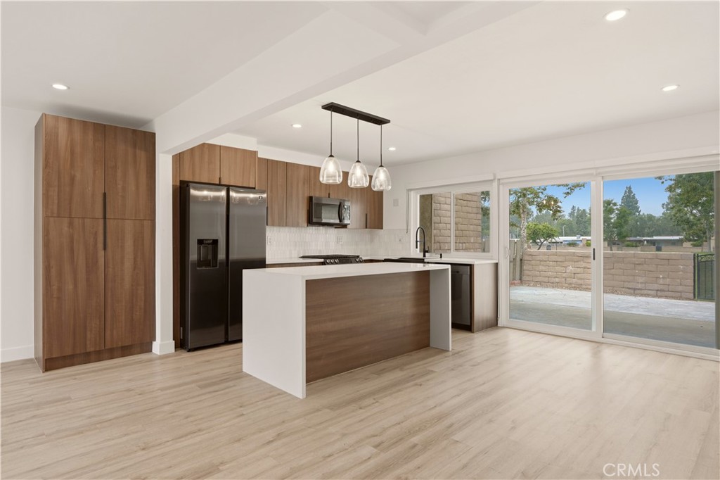 725 Palomares