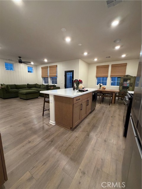 Detail Gallery Image 5 of 12 For 4029 Summer, Corona,  CA 92883 - 4 Beds | 3 Baths