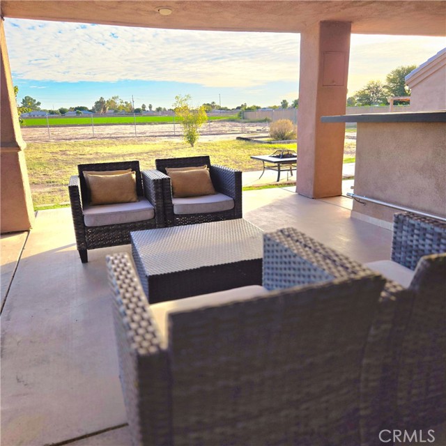 Detail Gallery Image 5 of 27 For 11333 Desert Trailways, Blythe,  CA 92225 - 3 Beds | 2 Baths