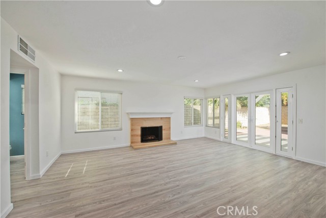 20227 Elkwood Street, Winnetka CA: https://media.crmls.org/medias/f34c5770-f692-48e0-8fa1-90b20b930578.jpg