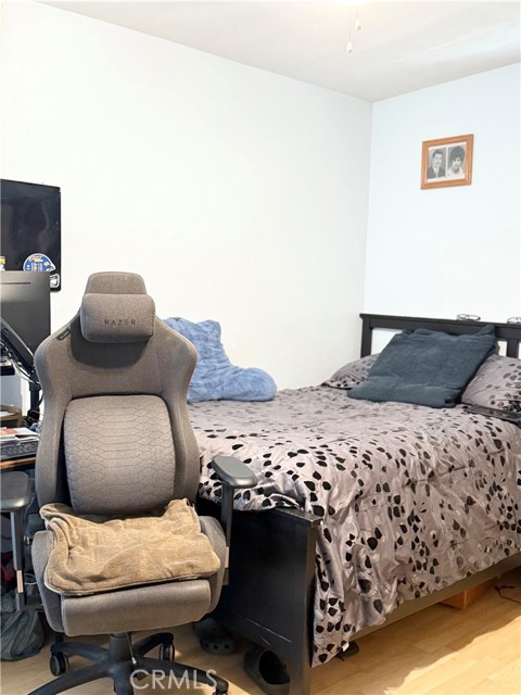 516 N Brand Boulevard, San Fernando CA: https://media.crmls.org/medias/f34ca501-c1b0-43e1-9727-9a675ed76c1a.jpg