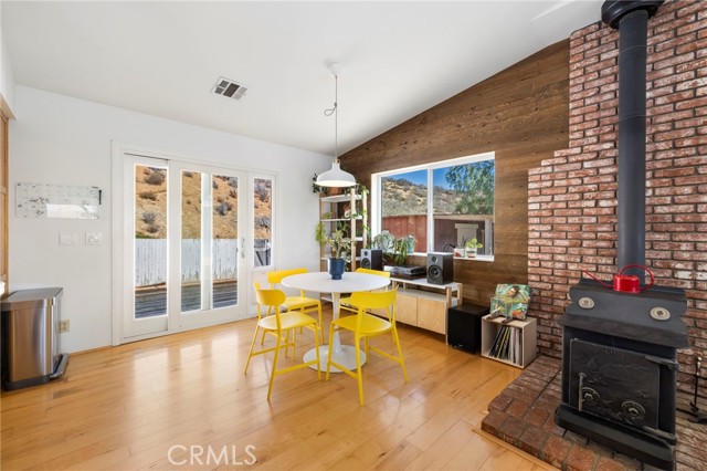 Detail Gallery Image 9 of 42 For 35607 Red Rover Mine, Acton,  CA 93510 - 5 Beds | 3 Baths