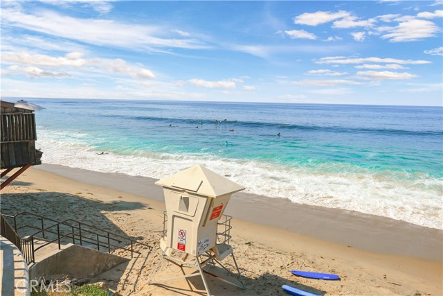 1029 Glenneyre Street, Laguna Beach CA: https://media.crmls.org/medias/f34d9452-bd51-4678-9139-54152887c7ac.jpg