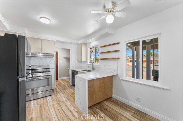 Detail Gallery Image 8 of 29 For 1326 W Avenue H10, Lancaster,  CA 93534 - 3 Beds | 1/1 Baths